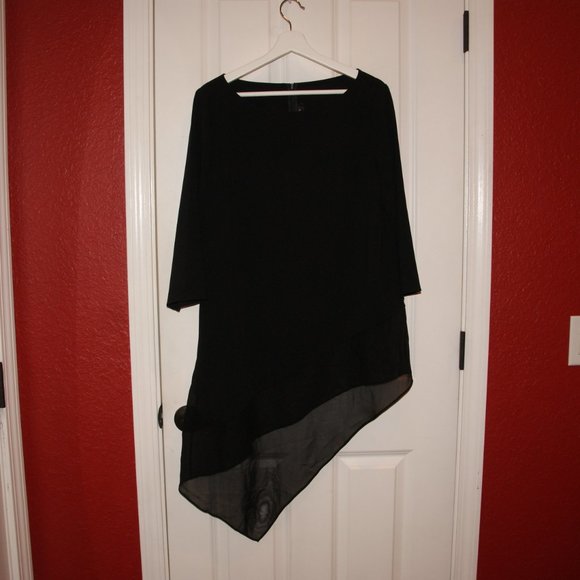 ST. JOHN Top - Picture 3 of 7